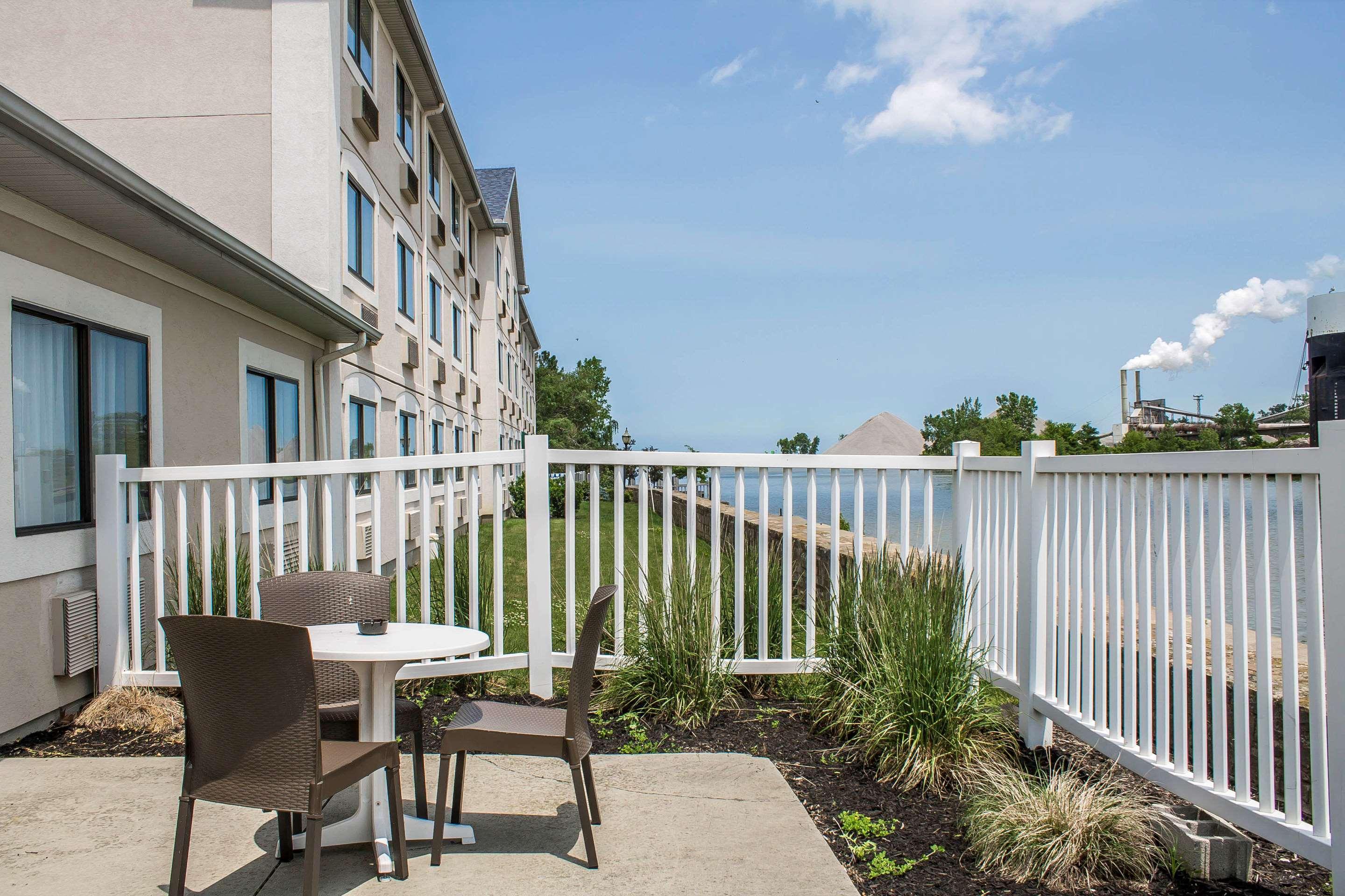 Comfort Inn River'S Edge Huron Dış mekan fotoğraf